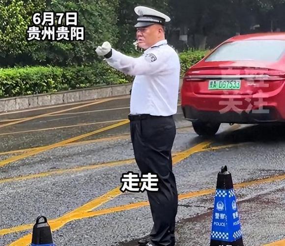 大学室友哪些行为让你受不了搞笑交警指挥手势交警搞笑式指挥交通